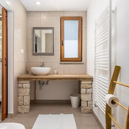 Rona Apartment & Rooms Mea Vista Buzet Exterior foto