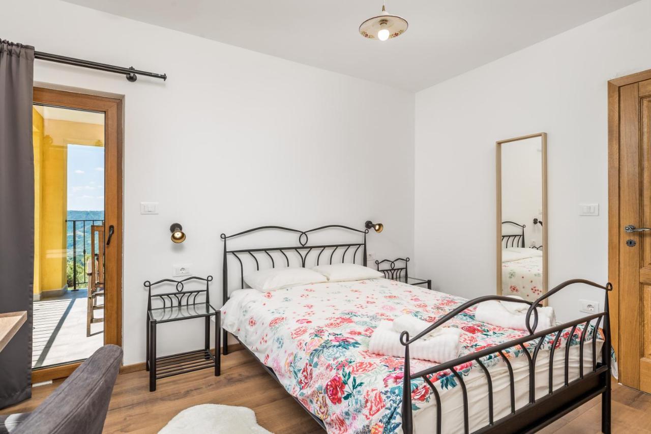 Apartma Rona & Mea Vista *