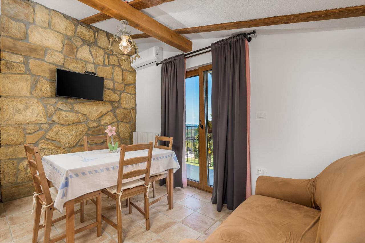 Rona Apartment&rooms Mea Vista